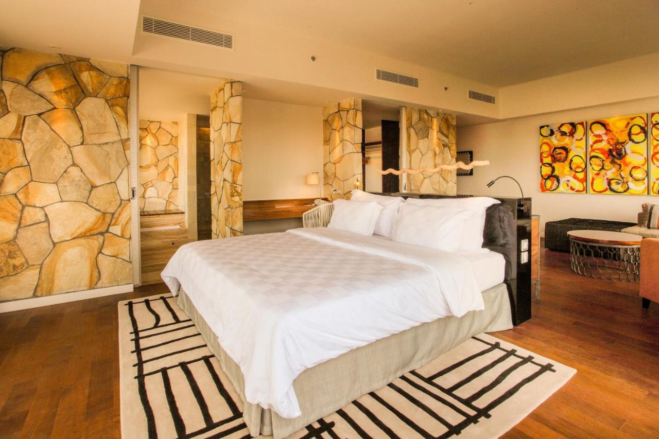 Ts Suites Seminyak  Exterior photo A bedroom at the hotel
