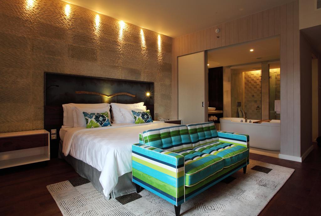 Ts Suites Seminyak  Room photo A bedroom at the hotel